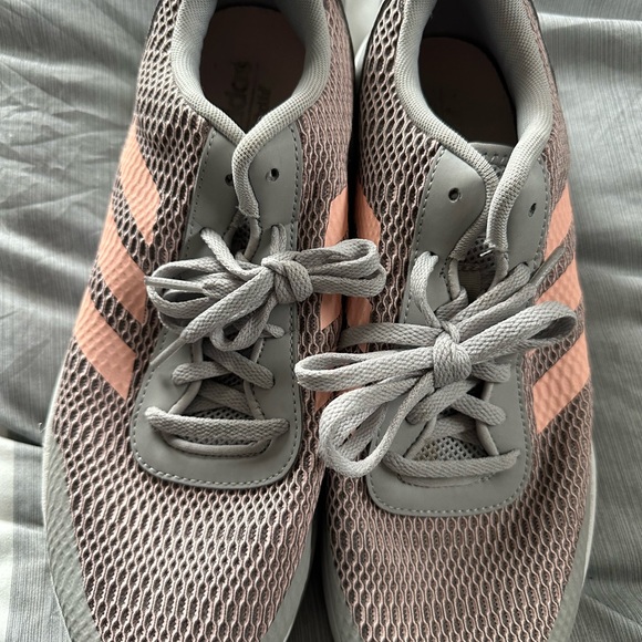 Adidas shoes - Picture 2 of 4